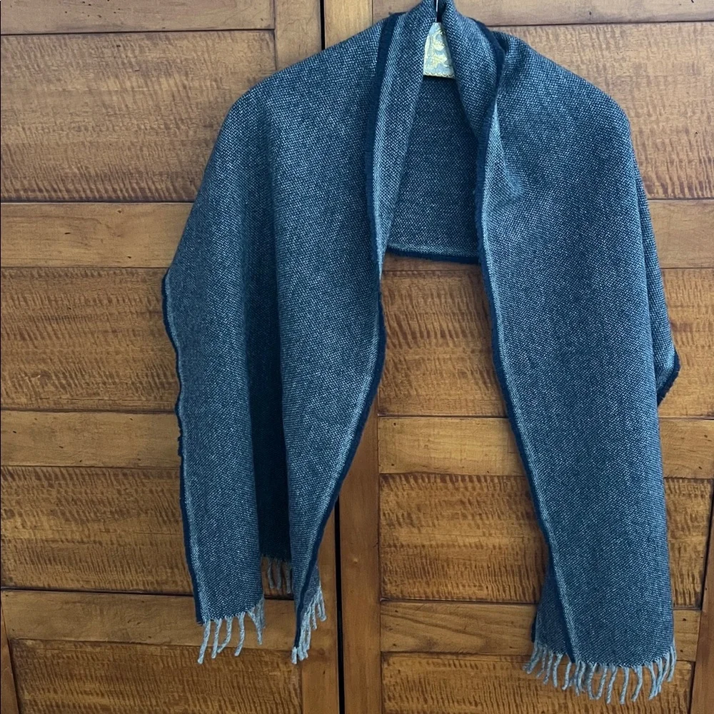 🐑Twill Pattern Navy+Gray Fringed Virgin Wool Scarf | Fairibault Woolen Mill Co.